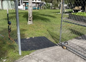 electric mat near gate of Florida home